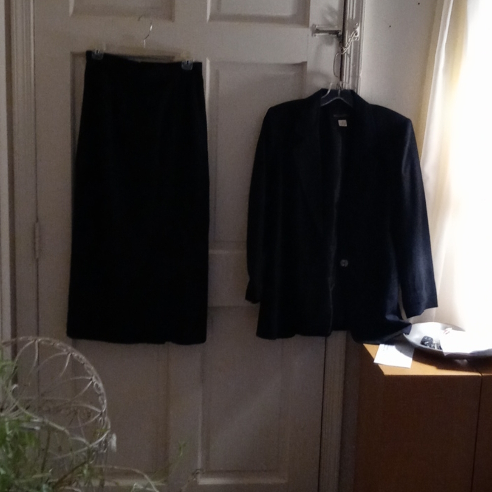 Latest Navy linen suit